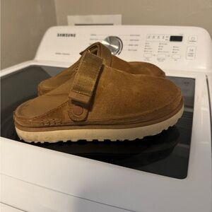 UGG goldenstar clog